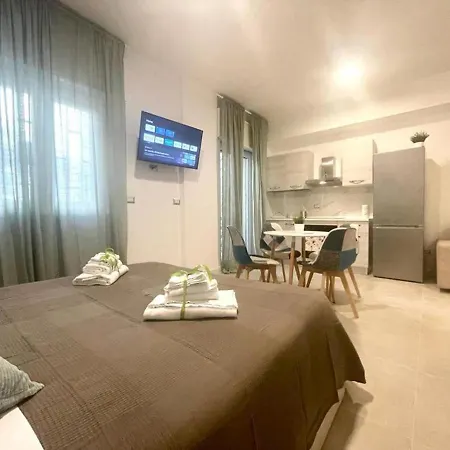 Del Tribunale Appartement Bari